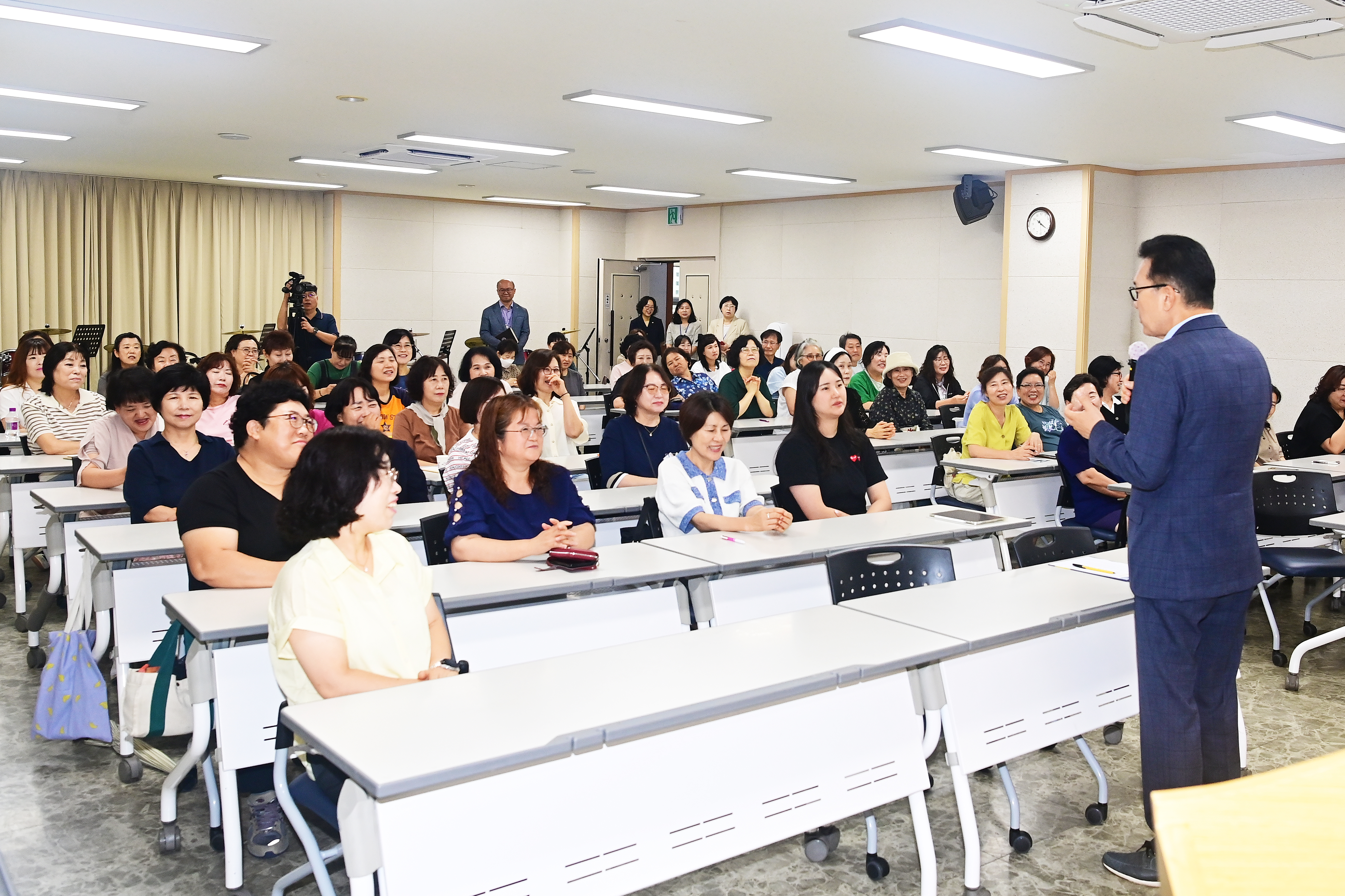 연수구는 지역사회의 행정 파트너이자 최일선 소통 창구인 통장들의 역량 강화를 위해 지난 16일 옥련동을 시작으로 21일 송도동까지 총 5개 권역을 순회하며 2025년 통장 권역별 소양 교육을 마무리했다